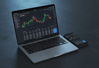 Segui l’attività — controllo della cronologia di trading e del rendimento del capitale
